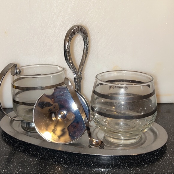 Vintage 1960’s Sweet n Low Glass Serving Set - Picture 2 of 3